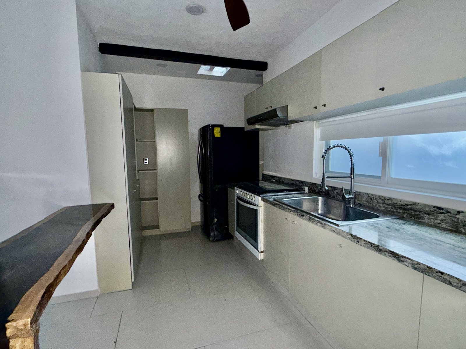 Cocina de casa en Residencial Cumbres